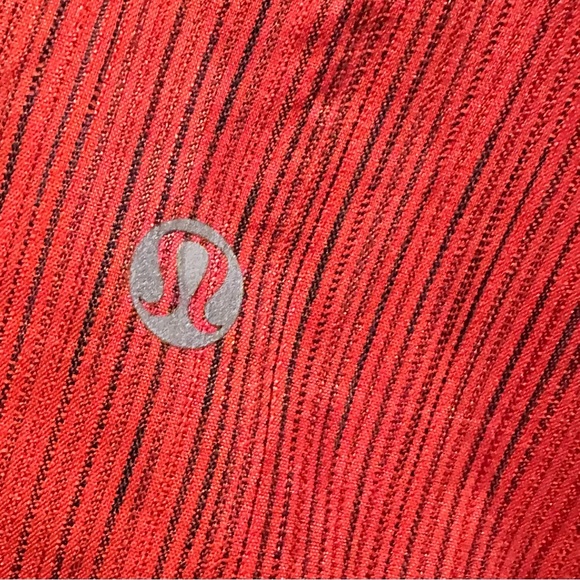 Lululemon  Groovy Run Short Wee Are From Space Love Red Deep Coal Size 4 Pocket - Picture 8 of 9